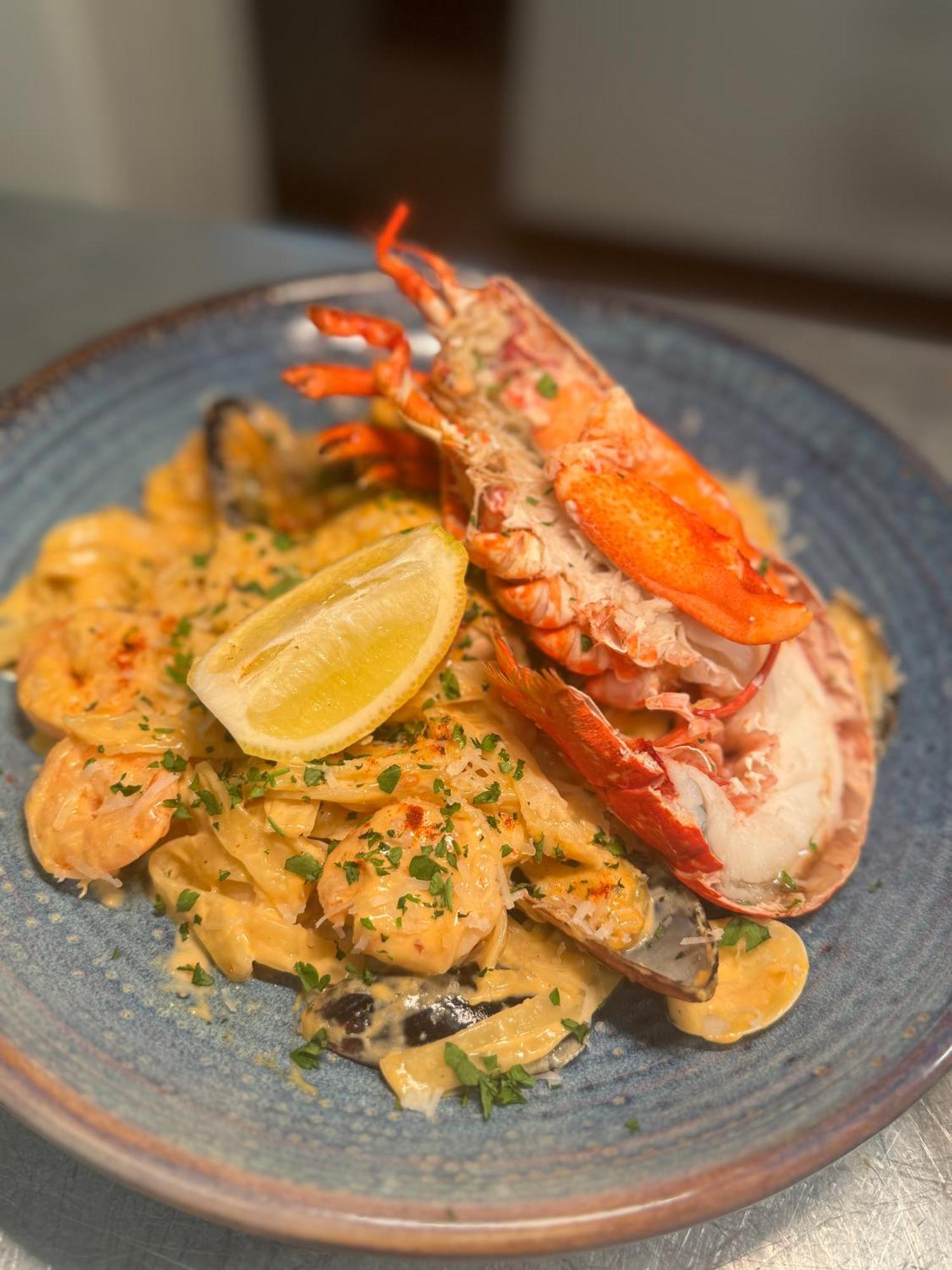 ホテル The Harbour Bar & Bistro クマイス・ベイ エクステリア 写真